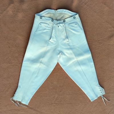 Rare CULOTTE de peau blanche pour postillon de d'Aumont.