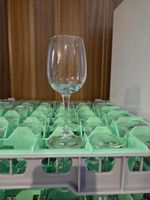 Ensemble de 180 verres comprenant 90 verres à vin et 90 verr… (photo 4)