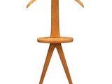 une image représentant une chaise en bois avec une assise en bois sur fond blanc
