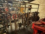 tout un tas d'outils qui traînent dans une pièce