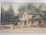 une vieille carte postale représentant une gare de campagne