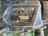 un gros plan de l'arrière du moteur d'un tracteur
