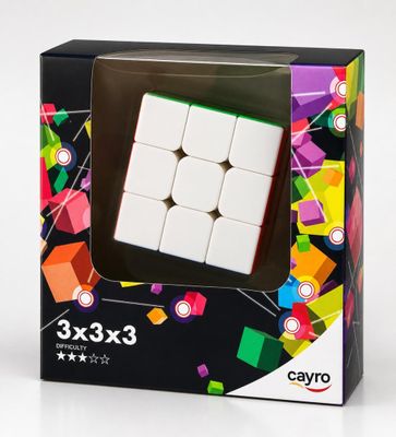 un cube blanc dans une boîte noire sur fond blanc