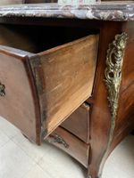 Commode tombeau en bois naturel ouvrant par quatre tiroirs à… (photo 6)