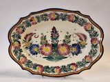 l'image d'une assiette décorative ornée de fleurs