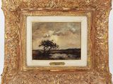 une peinture à l'huile représentant un arbre dans un champ sous un ciel nuageux