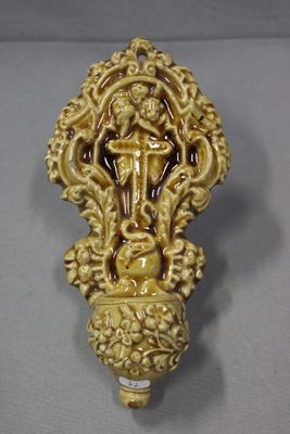 La Borne Talbot Cavaignac Bénitier en grés émaillé jaune au …