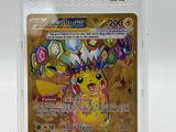 gros plan d'une carte pokemon dans un étui en plastique