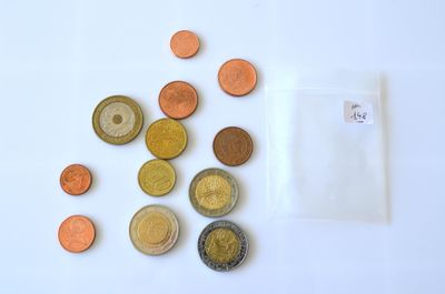 Un lot de 12 pièces d'Euros, diverses années, certaines de c…