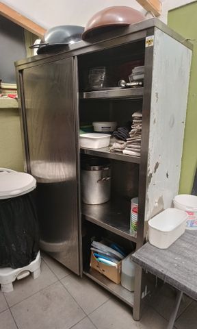 Armoire inox 2 portes. 198 x 140 cm 