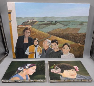 tableau représentant une femme et trois autres femmes dans un champ, avec des collines en arrière-plan