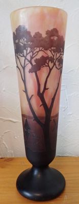 Daum Nancy France : vase en verre multicouches dégagé à l'ac…