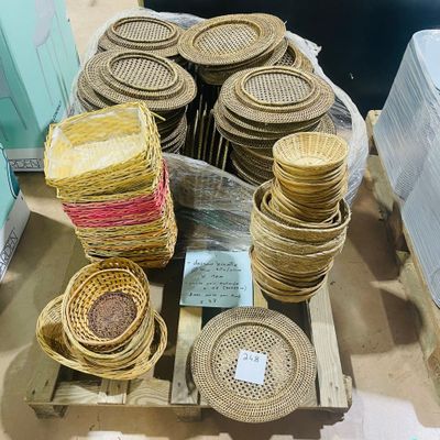 a lot of baskets that are on a table