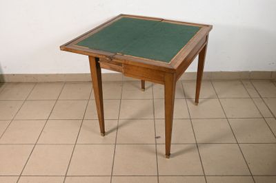 Table à jeu carrée à plateau portefeuille en noyer XXe siècl… - Photo 1