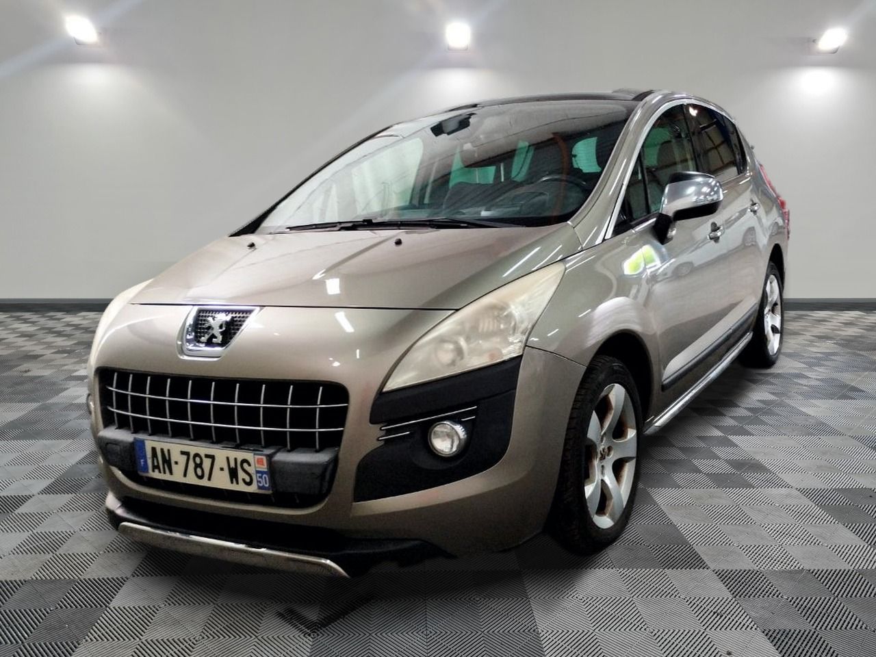PEUGEOT - 3008 1.6 HDI 16V 110CH FAP PREMIUM PACK - GO - Mise en service: 22/03/2010 - Vente strictement réservée aux...