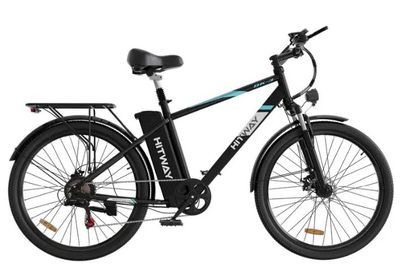un gros plan d'un vélo sur fond blanc, avec un fond blanc