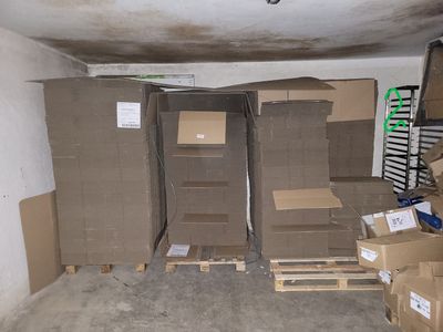 4 palettes de cartons à plat