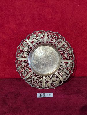 Coupe ou assiette à bonbons en métal argenté - Piètement tri…