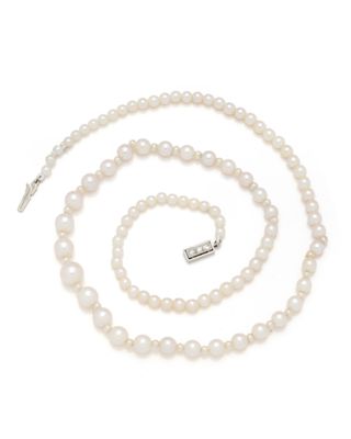 a cultured pearl necklace and bracelet set