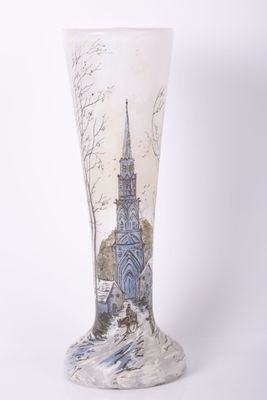 LEGRAS Vase en verre émaillé à décor d'une église, d'un pers…