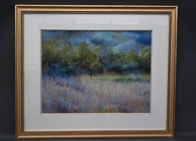 l'image d'une peinture d'un champ avec des arbres en arrière-plan