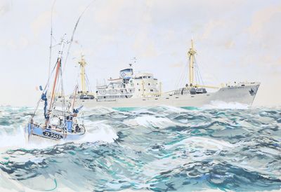 un tableau représentant un bateau sur l'eau, avec un autre bateau en arrière-plan