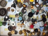 Lot de boutons fantaisie de tout styles et toutes matières (photo 2)