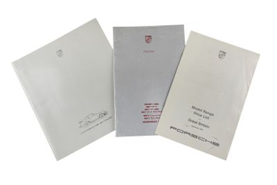 Trois types d'enveloppes différents sont représentés sur un fond blanc
