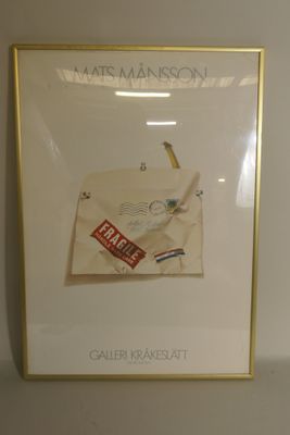 a picture of a picture of a bag with a pencil in it