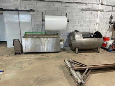 a machine that is sitting in the middle of a room