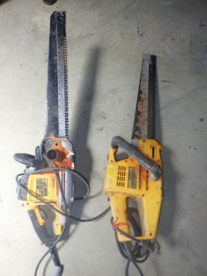 deux outils posés sur le sol