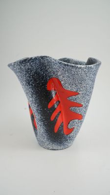 ELCHINGER : un vase corole signé , à décor de forme géométri…