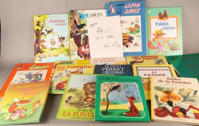 de nombreux livres pour enfants posés sur une table
