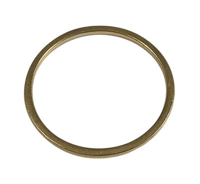 une image d'une bague en or sur fond blanc