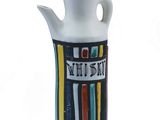 un vase blanc orné d'un motif coloré