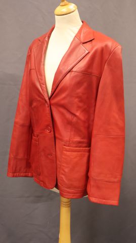 Veste en cuir souple rouge, piquée sellier, neuve, poche intérieu...