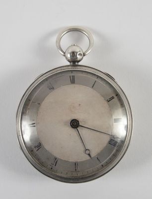 Montre de poche à boîtier en argent guilloché. Mouvement à c…