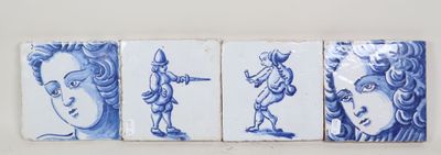 trois peintures sur carreaux bleus et blancs représentant un homme et une femme
