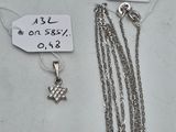 deux colliers en argent et une chaîne en argent ornée d'une étoile
