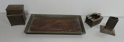 Nécessaire de fumeur en bois et métal.