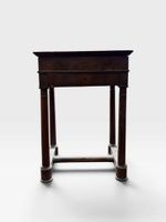 Table travailleuse en acajou et placage d'acajou, ouvrant pa… (photo 3)