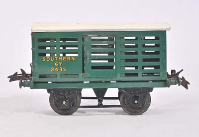 Hornby anglais, wagon Southern 6T 2435 vert, toit blanc, à e…