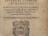 un vieux livre dont la couverture est ornée d'une illustration représentant un lion