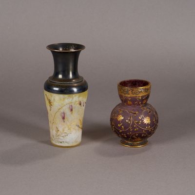 DAUM à Nancy. Ensemble de deux petits vases balustre, l'un m… - Photo 1