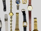 de nombreuses montres exposées ensemble