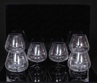 SAINT-LOUIS, France. Six verres à dégustation en cristal.