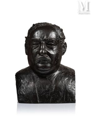statue d'un homme à l'air triste