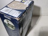a box that is sitting on the floor in the room