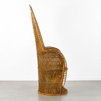 Une grande « chaise Emmanuelle » ou « chaise Peacock » en ro… (photo 3)