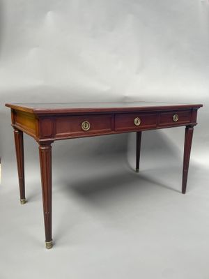 an image of a table with two drawers and a drawer underneath it